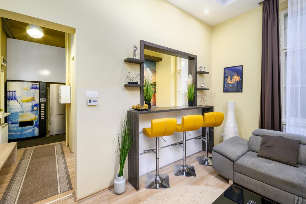 Downtown Deluxe-Two Bedroom Apartment With Sauna Budapest Exterior photo